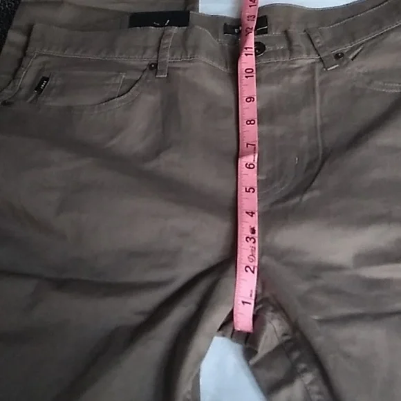 DKNY SIZE 34X34 - Picture 8 of 11